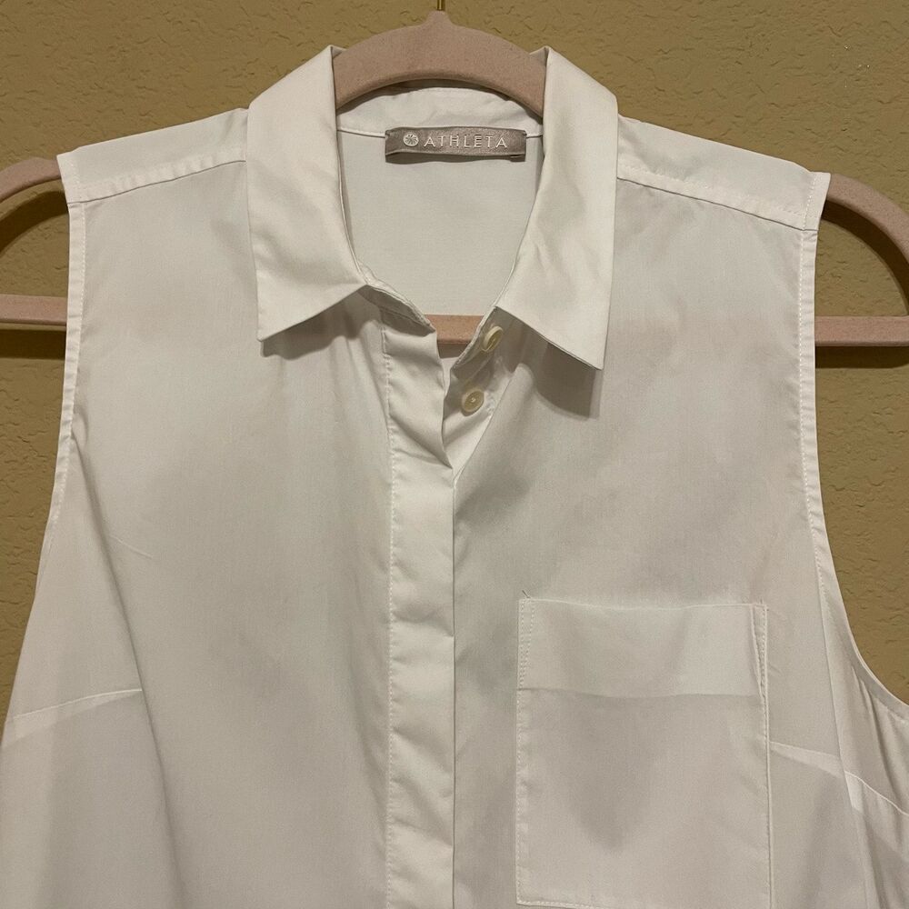Athleta Sleeveless Button-Front Tunic Blouse in White